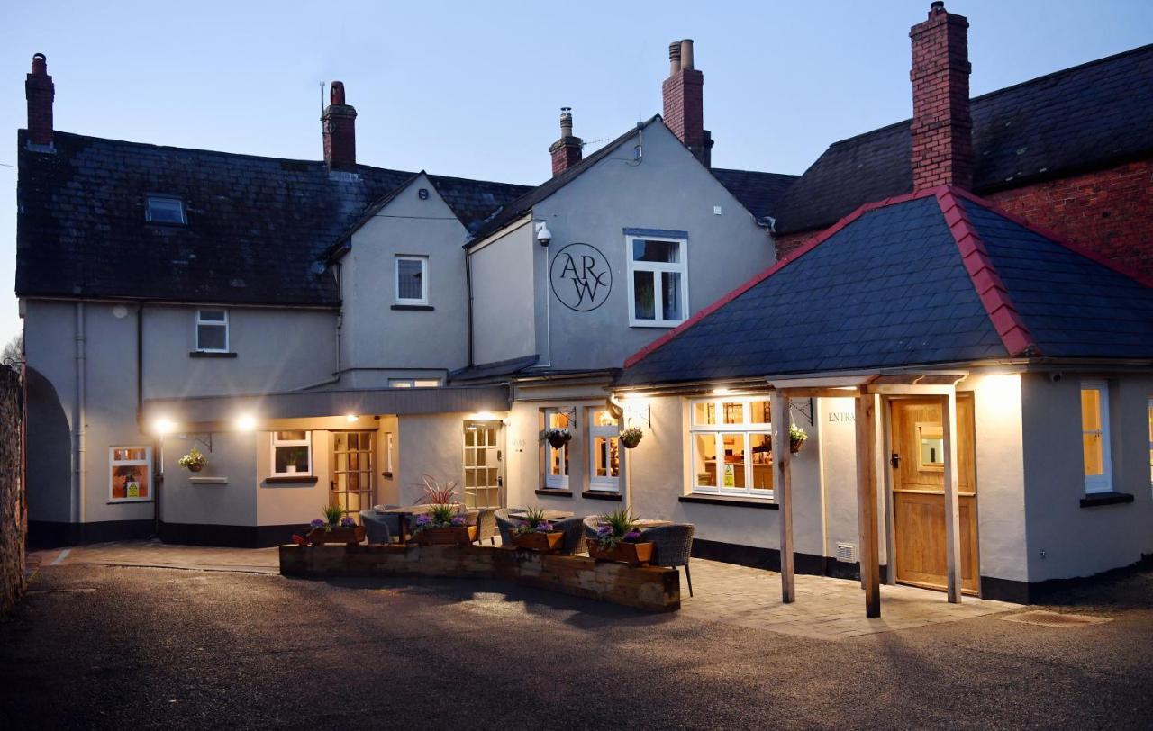 Alfred Russel Wallace Restaurant With Rooms Usk Luaran gambar