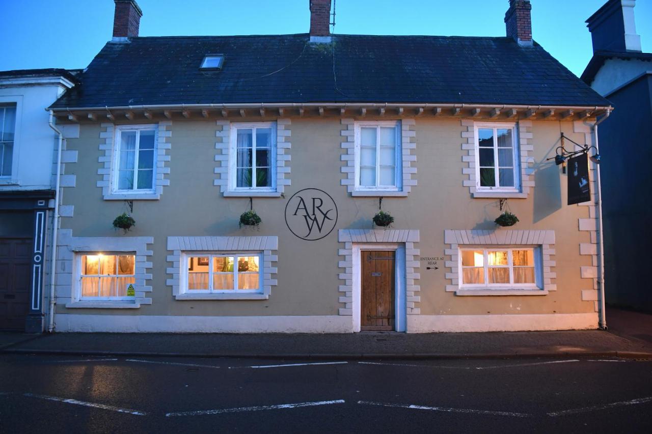 Alfred Russel Wallace Restaurant With Rooms Usk Luaran gambar