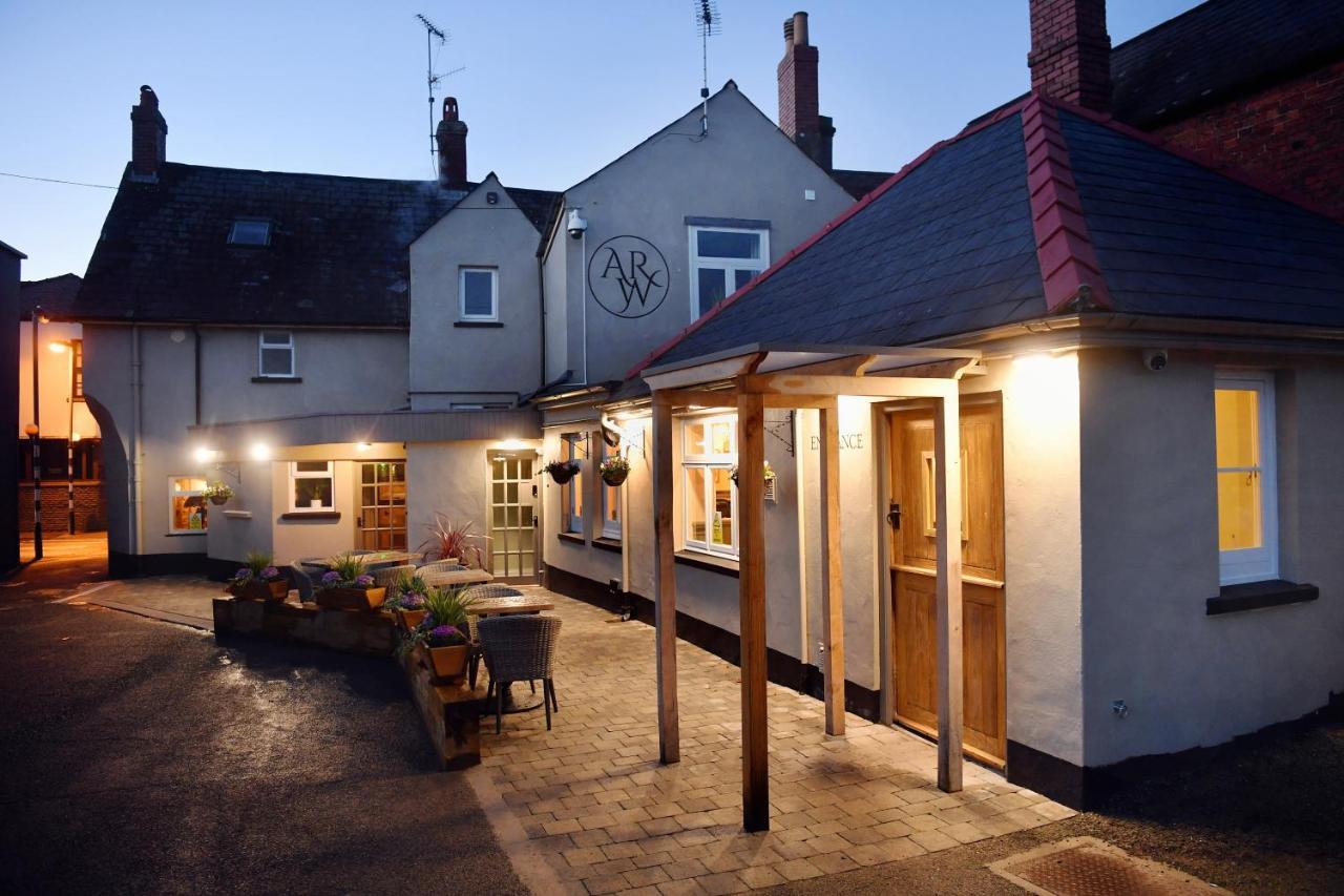 Alfred Russel Wallace Restaurant With Rooms Usk Luaran gambar